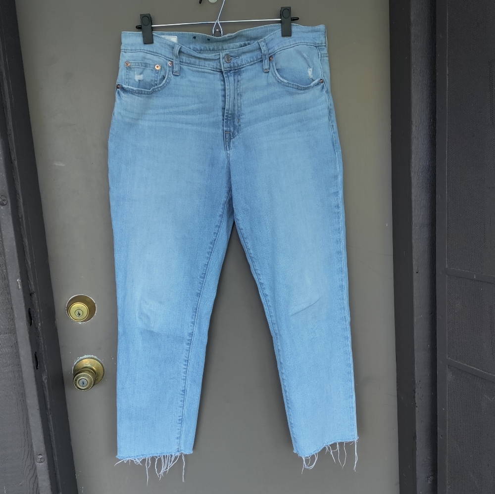 Gap Girlfriend Mid-rise Cutoff Light Wash Jeans